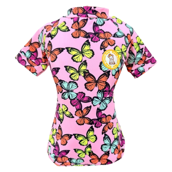 Camiseta UV Borboletas Coloridas Rosa - Imagem 1