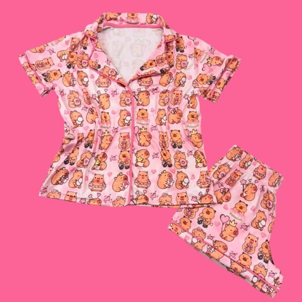 Pijama Adulto Feminino Capivara Coração Rosa - Imagem 1